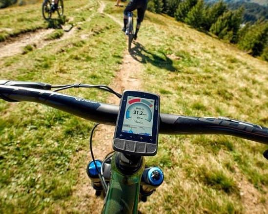 Giant выпустил собственные велокомпьютеры серии Dash L200 и M200