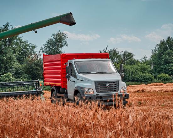 Горьковский грузовик «Земляк» дебютировал на ярмарке «Золотая Нива»