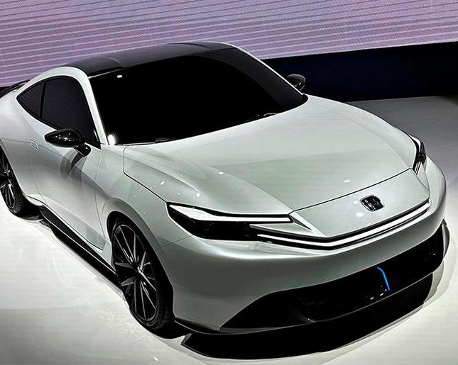 Honda первой в мире представила будущий гибридный Prelude